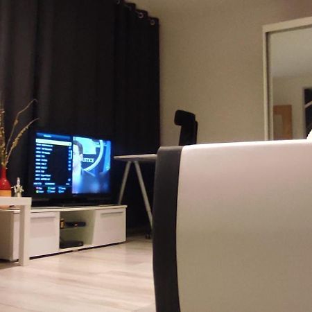 City Center Apartment 45M, 1 Bedroom And 1 Living Room With Kitchen Plus Bathroom, A Perfect Family Friendly Place Or For Home Office And A Longer Stay, A Proper Office Desk With Business Chair Provided, 100M From Market Square And Vistula River Grudziądz Buitenkant foto