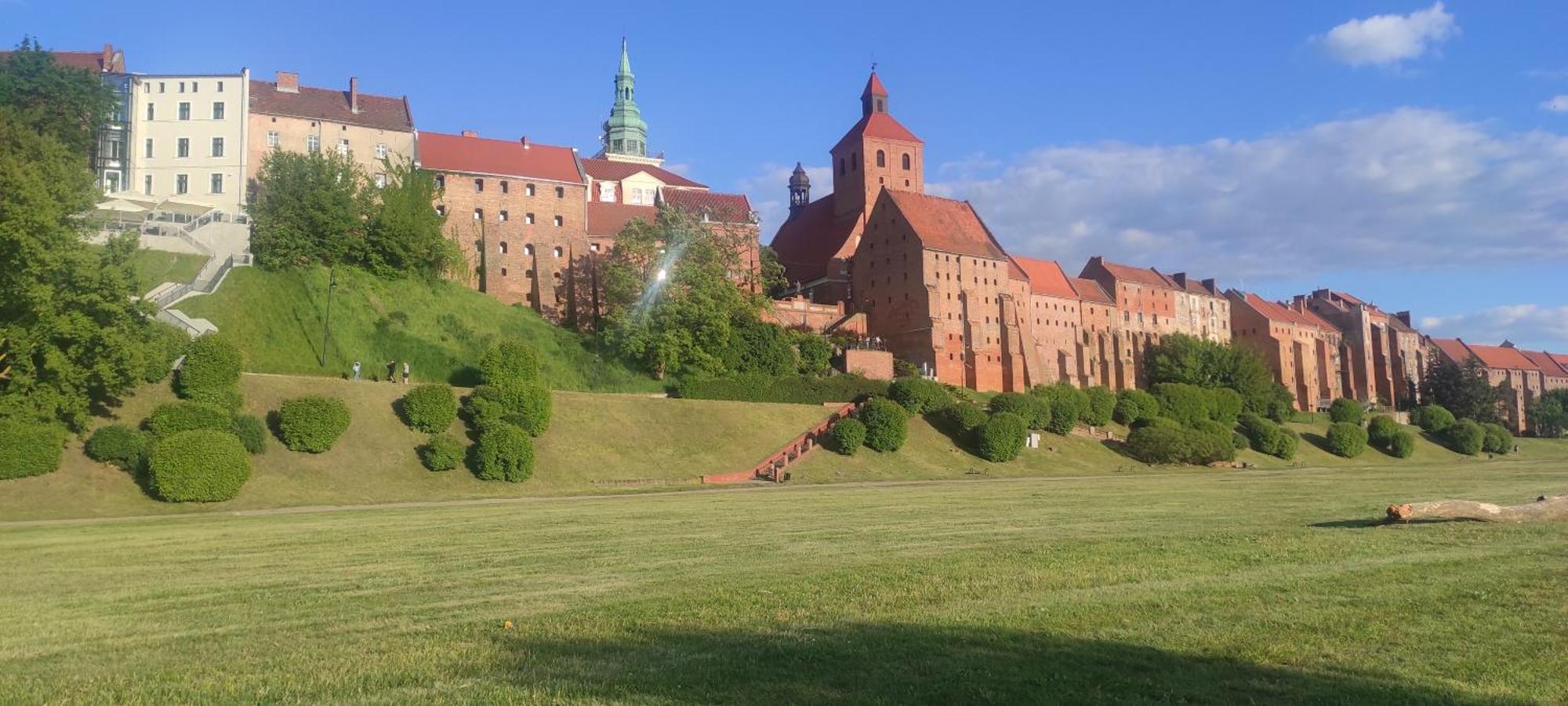 City Center Apartment 45M, 1 Bedroom And 1 Living Room With Kitchen Plus Bathroom, A Perfect Family Friendly Place Or For Home Office And A Longer Stay, A Proper Office Desk With Business Chair Provided, 100M From Market Square And Vistula River Grudziądz Buitenkant foto